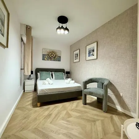 3bd Center Charming Flat Balcony & Parking Malaga
