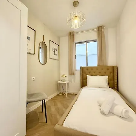3bd Center Charming Flat Balcony & Parking Malaga