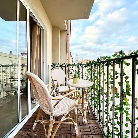 3bd Center Charming Flat Balcony & Parking Apartment *