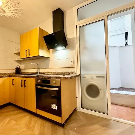 Apartment 3bd Center Charming Flat Balcony & Parking *